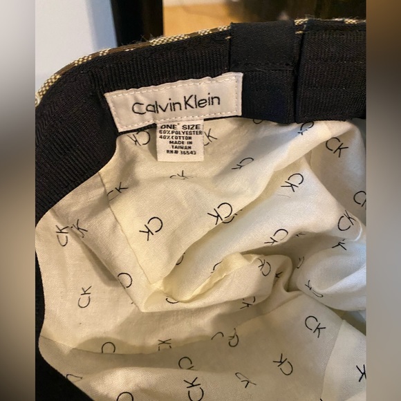 Calvin Klein hat🤩 - Picture 3 of 5